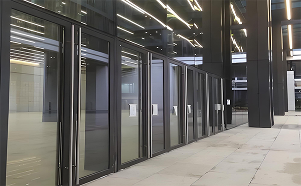 商南玻璃地弹门