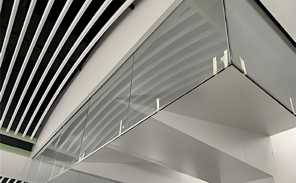 商南玻璃挡烟垂壁