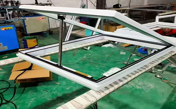 某地下车库出入口商南排烟窗配置工程