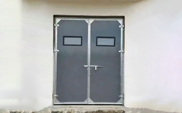 商南工业门在高温作业区域的运行表现